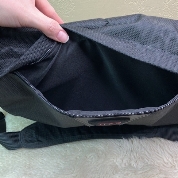 Tumi Messenger Laptop Bag - Picture 3 of 16